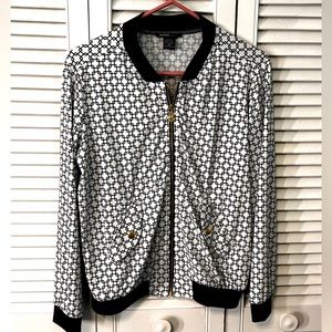 3 for $20 Bundle any 3 items priced $15 and under and get them for $20🛍️🛍️🛍️